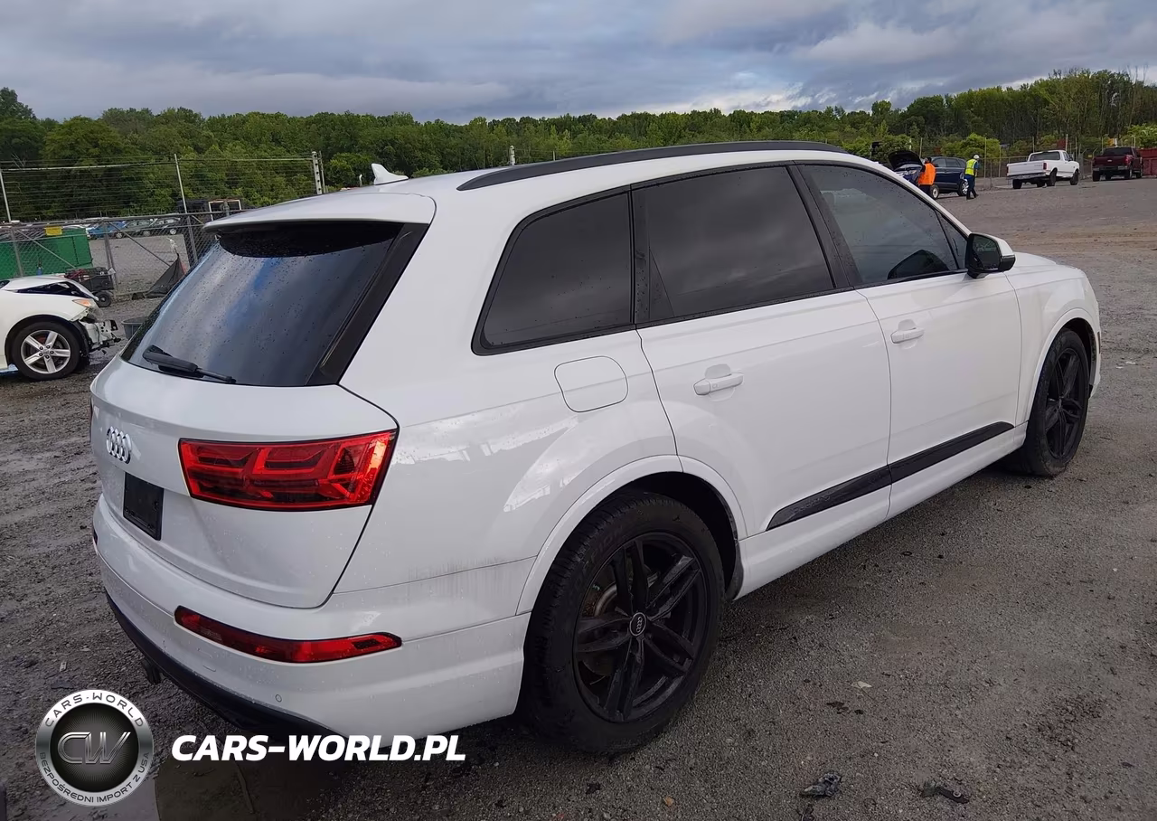 2018 Audi Q7 3.0T Premium VIN:WA1VAAF7XJD035470 - 4