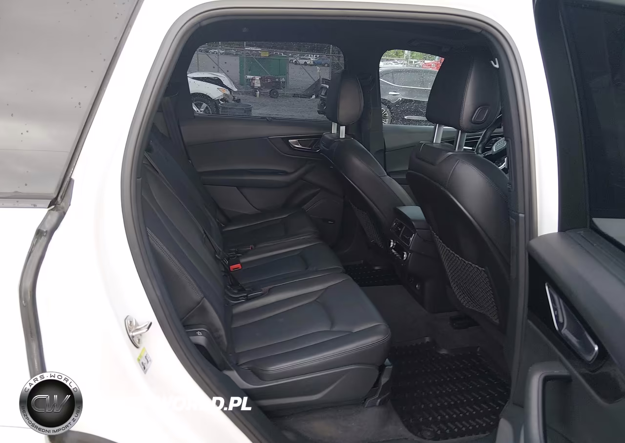 2018 Audi Q7 3.0T Premium VIN:WA1VAAF7XJD035470 - 8