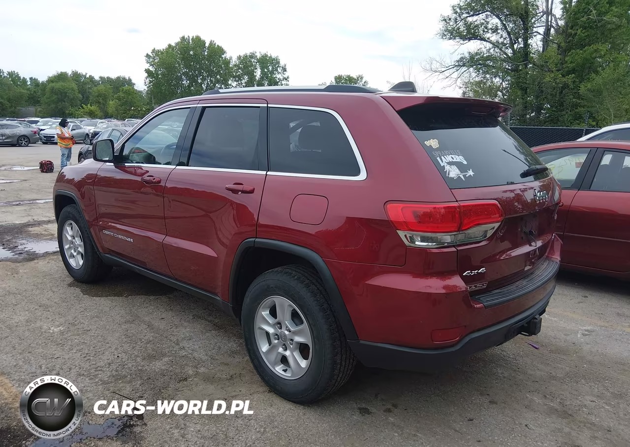 2015 Jeep Grand Cherokee Laredo VIN:1C4RJFAG1FC234058 - 3