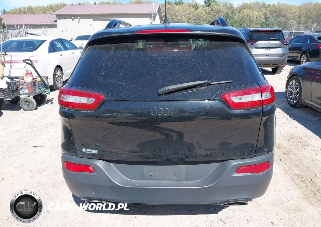 2017 Jeep Cherokee Altitude 4X4 VIN:1C4PJMASXHW537888 - 16
