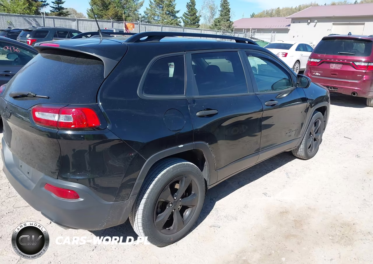 2017 Jeep Cherokee Altitude 4X4 VIN:1C4PJMASXHW537888 - 4