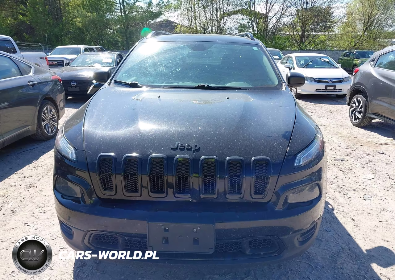 2017 Jeep Cherokee Altitude 4X4 VIN:1C4PJMASXHW537888 - 6