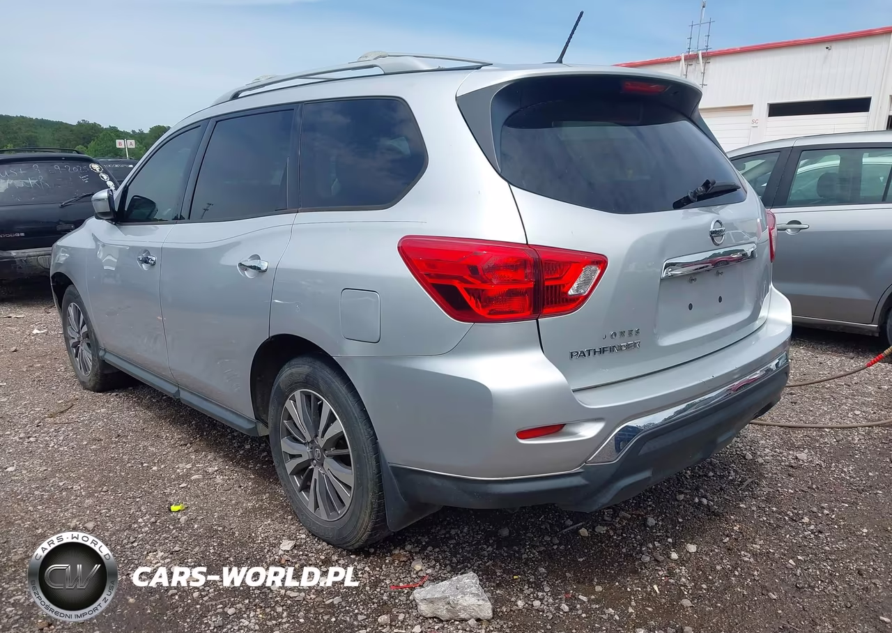 2018 Nissan Pathfinder S VIN:5N1DR2MNXJC656212 - 3