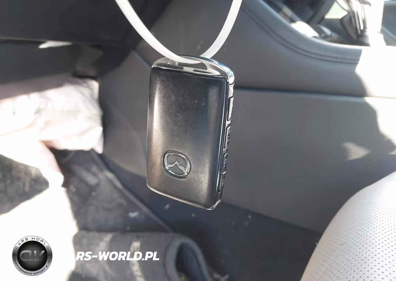 2019 Mazda Mazda3 Premium Package VIN:3MZBPAEM9KM104666 - 11