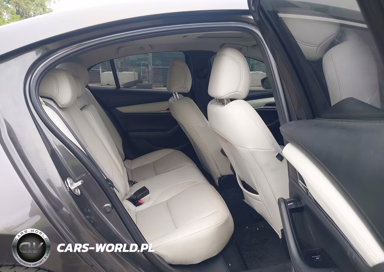 2019 Mazda Mazda3 Premium Package VIN:3MZBPAEM9KM104666 - 8