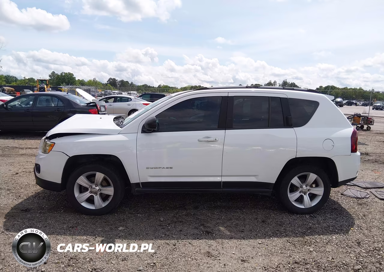 2016 Jeep Compass Sport VIN:1C4NJCBA1GD670492 - 14