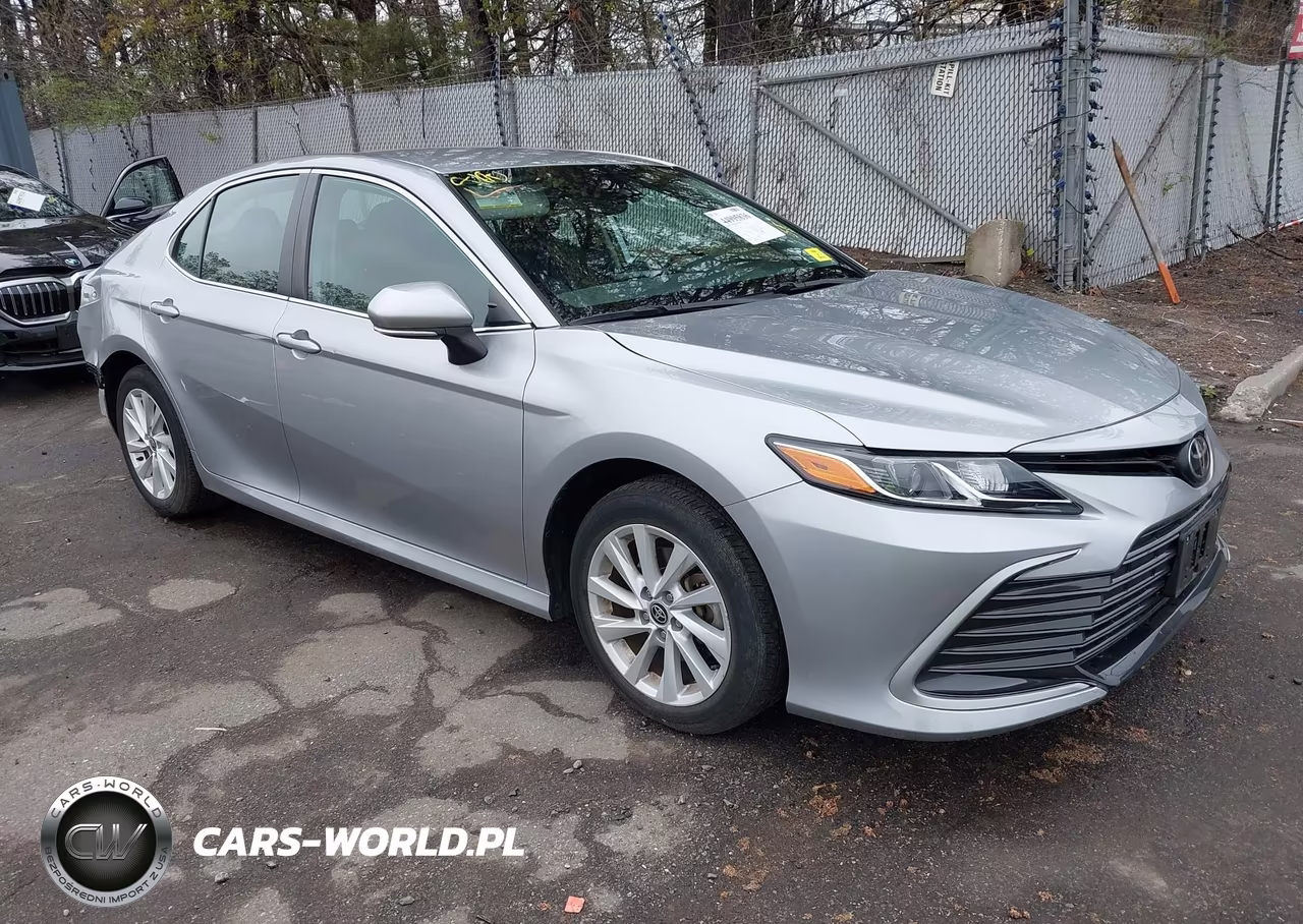 2022 Toyota Camry Le
