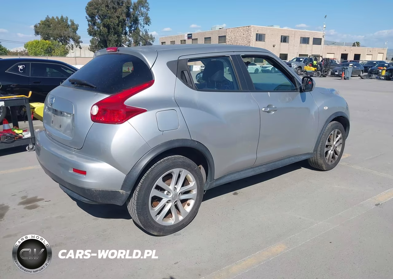 2011 Nissan Juke S VIN:JN8AF5MR4BT020461 - 4