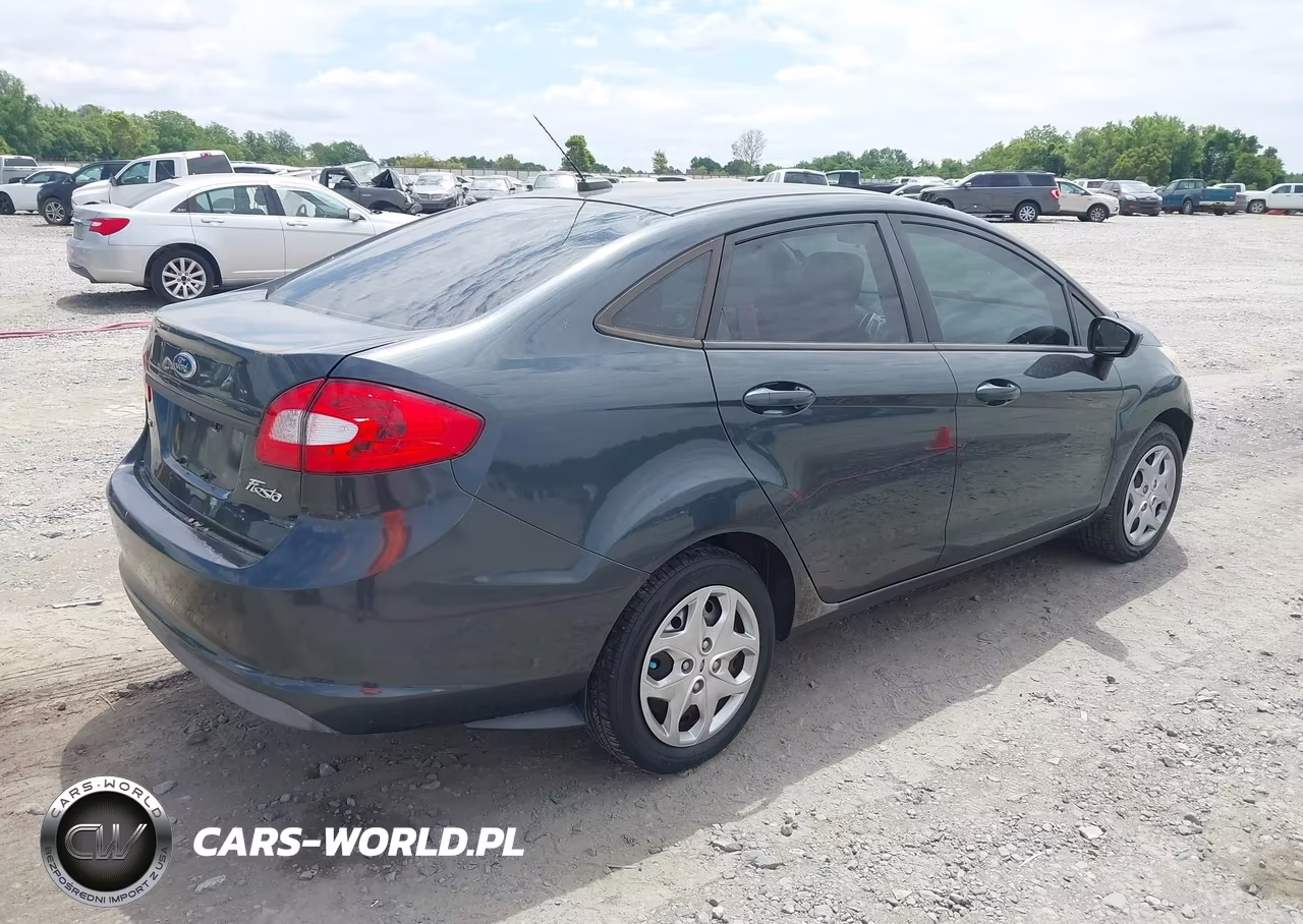 2011 Ford Fiesta Se VIN:3FADP4BJ4BM196024 - 4