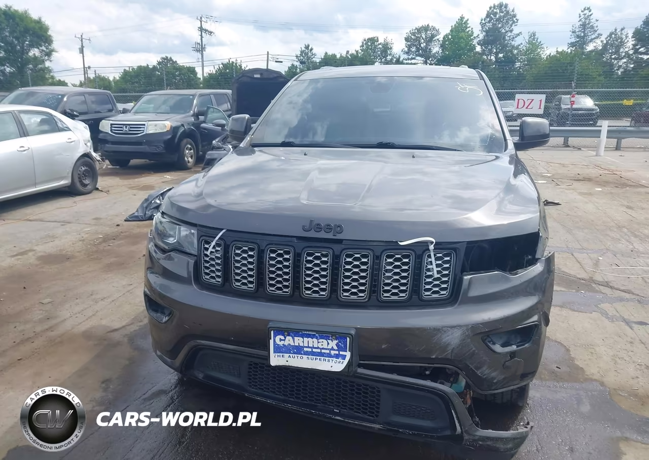 2018 Jeep Grand Cherokee Altitude 4X4 VIN:1C4RJFAG7JC396270 - 13