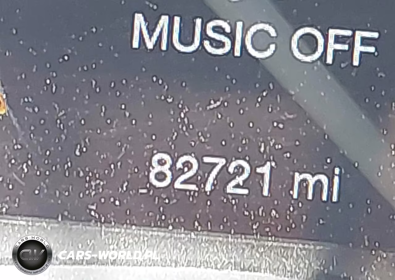 2018 Jeep Grand Cherokee Altitude 4X4 VIN:1C4RJFAG7JC396270 - 16