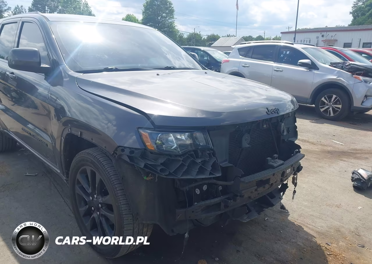 2018 Jeep Grand Cherokee Altitude 4X4 VIN:1C4RJFAG7JC396270 - 18