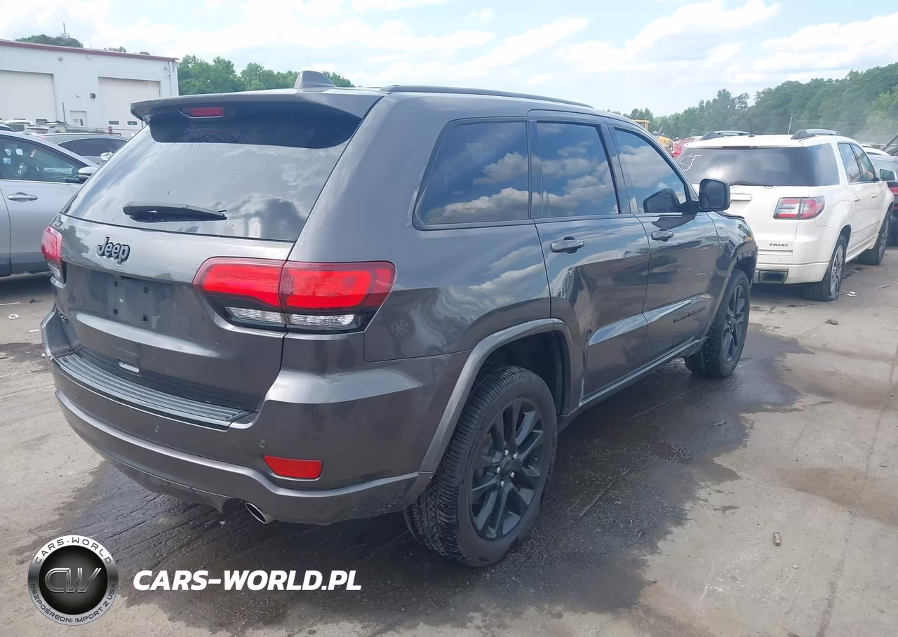 2018 Jeep Grand Cherokee Altitude 4X4 VIN:1C4RJFAG7JC396270 - 4