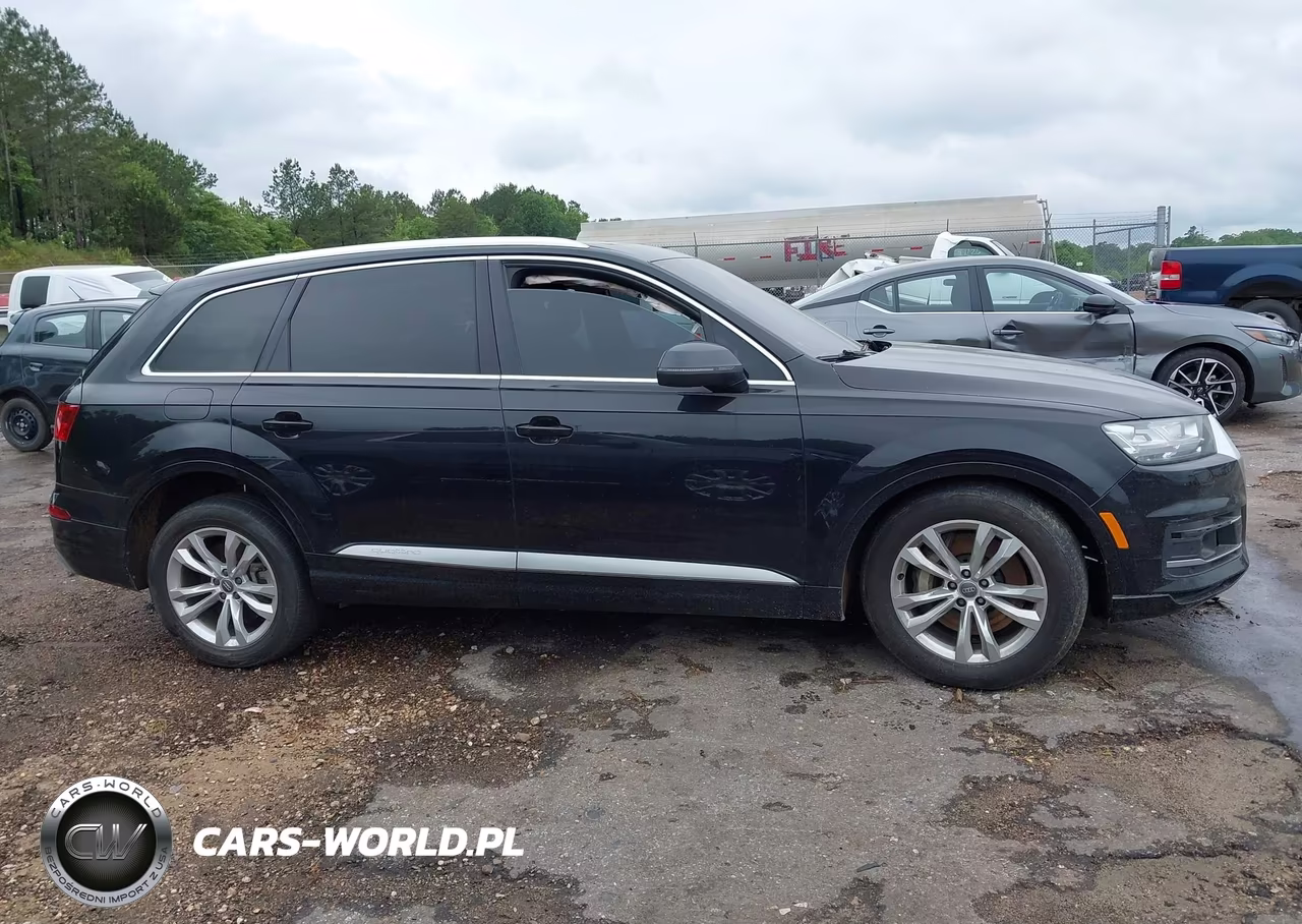 2017 Audi Q7 3.0T Premium VIN:WA1LAAF7XHD016337 - 13
