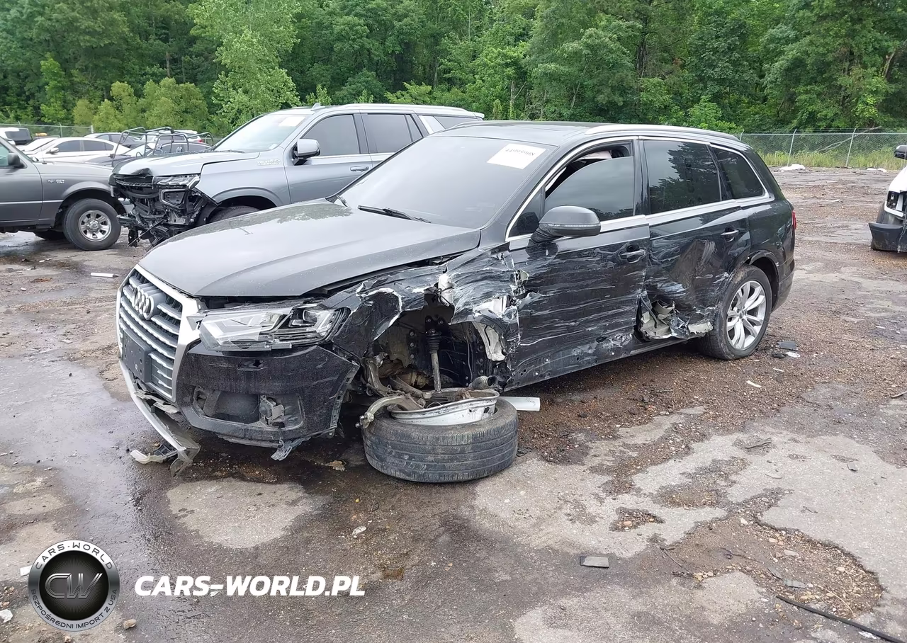 2017 Audi Q7 3.0T Premium VIN:WA1LAAF7XHD016337 - 2