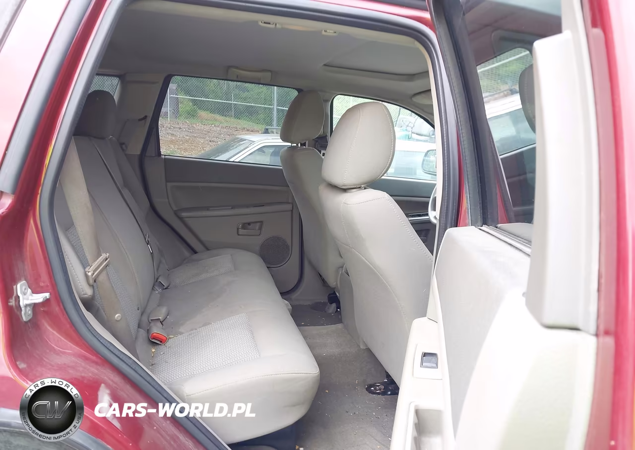 2007 Jeep Grand Cherokee Laredo VIN:1J8GS48K47C695736 - 8
