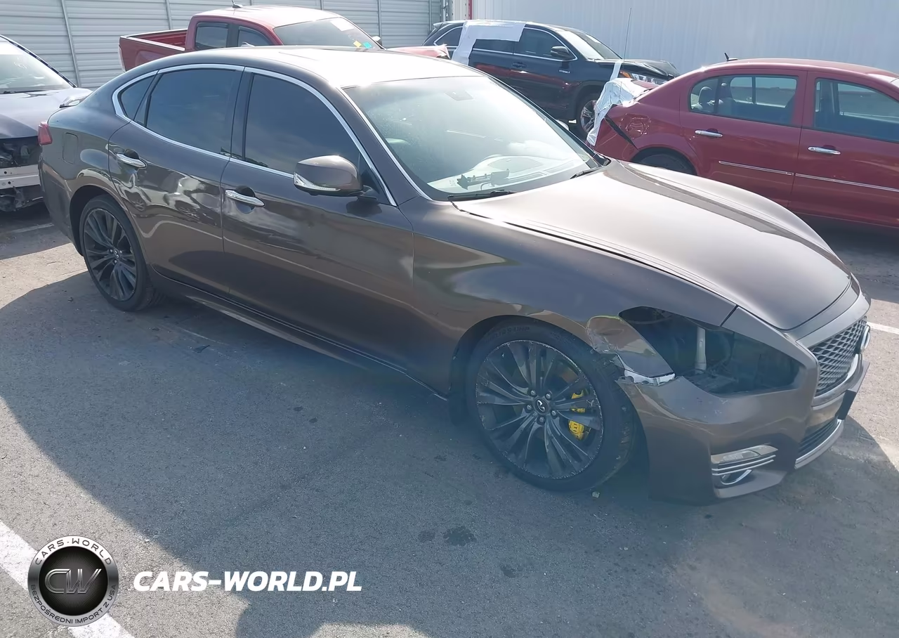 2016 Infiniti Q70 3.7