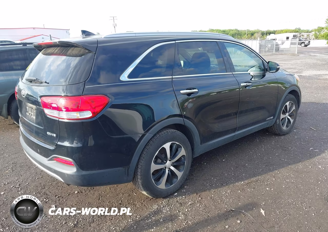 2016 Kia Sorento 3.3L Ex VIN:5XYPHDA53GG066913 - 4