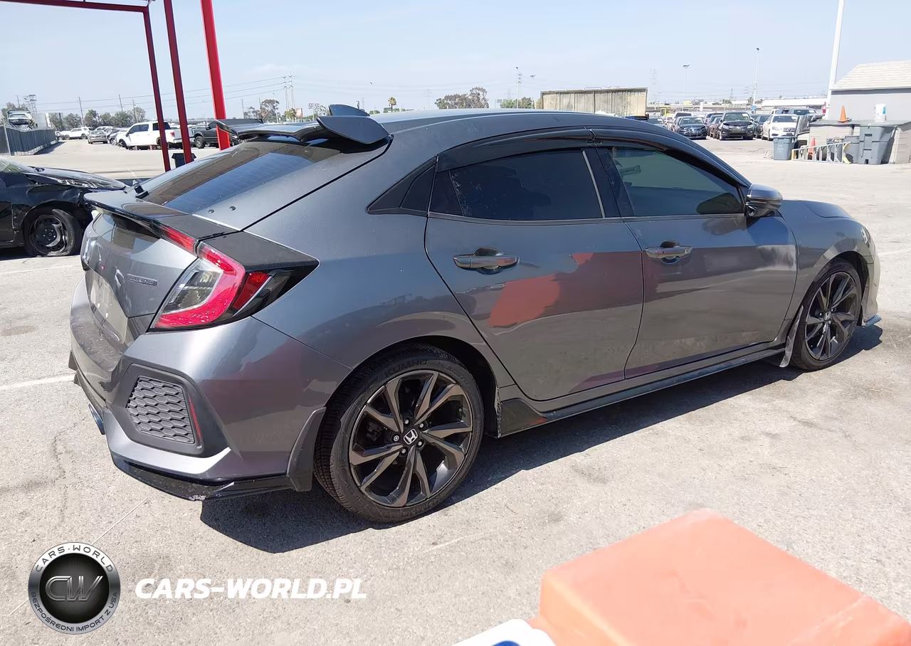 2018 Honda Civic Sport Touring VIN:SHHFK7H96JU427670 - 4