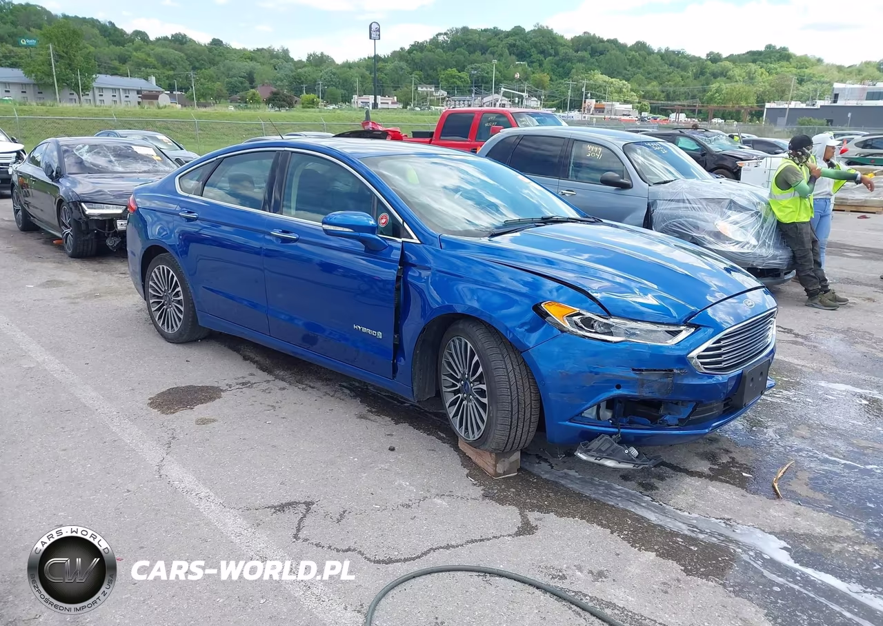 2017 Ford Fusion Hybrid Titanium – zdjęcie 1 z 17