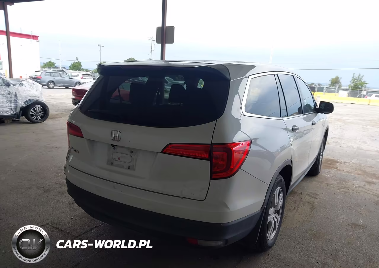 2018 Honda Pilot Lx VIN:5FNYF5H17JB001922 - 4