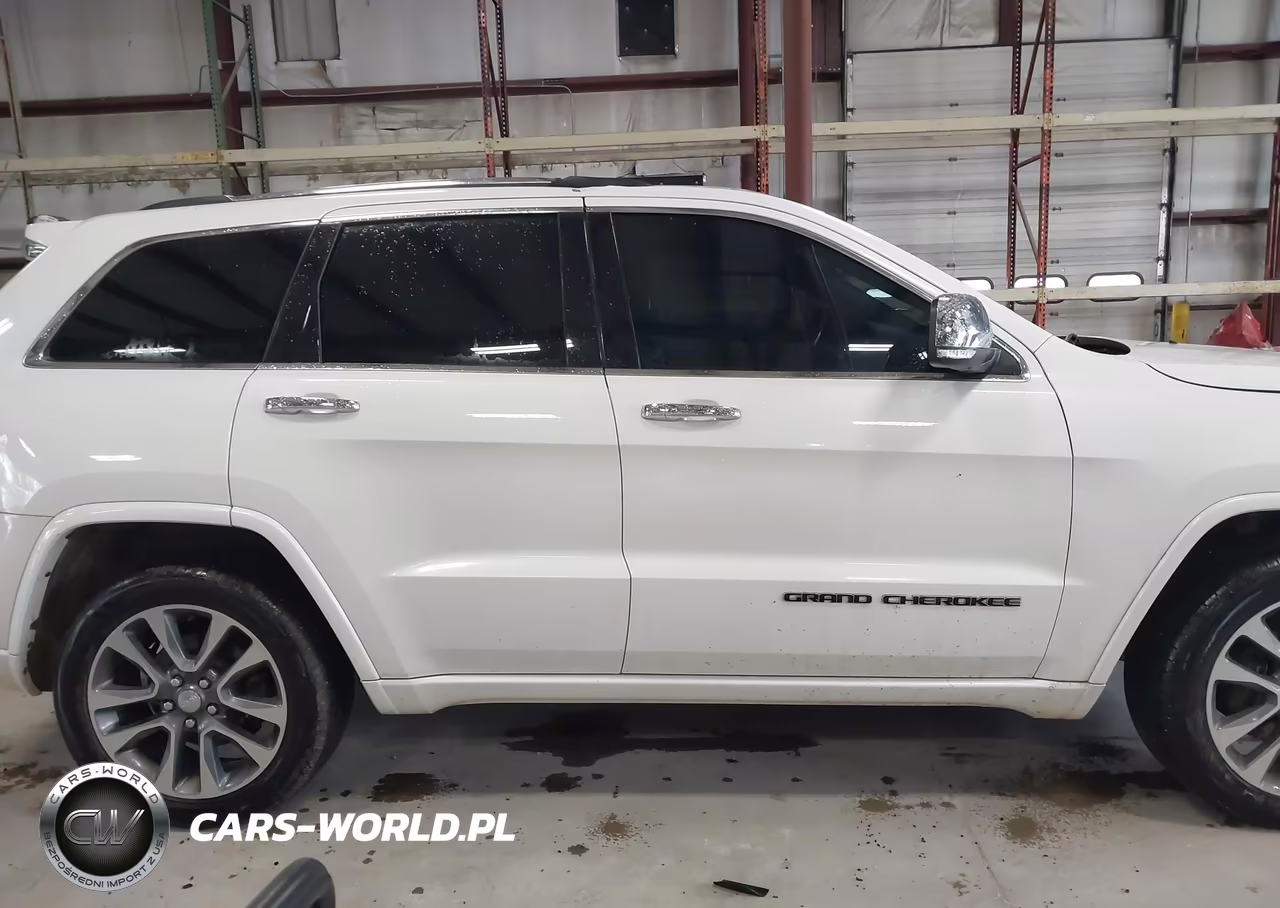 2018 Jeep Grand Cherokee Overland 4X4 VIN:1C4RJFCG7JC424694 - 13