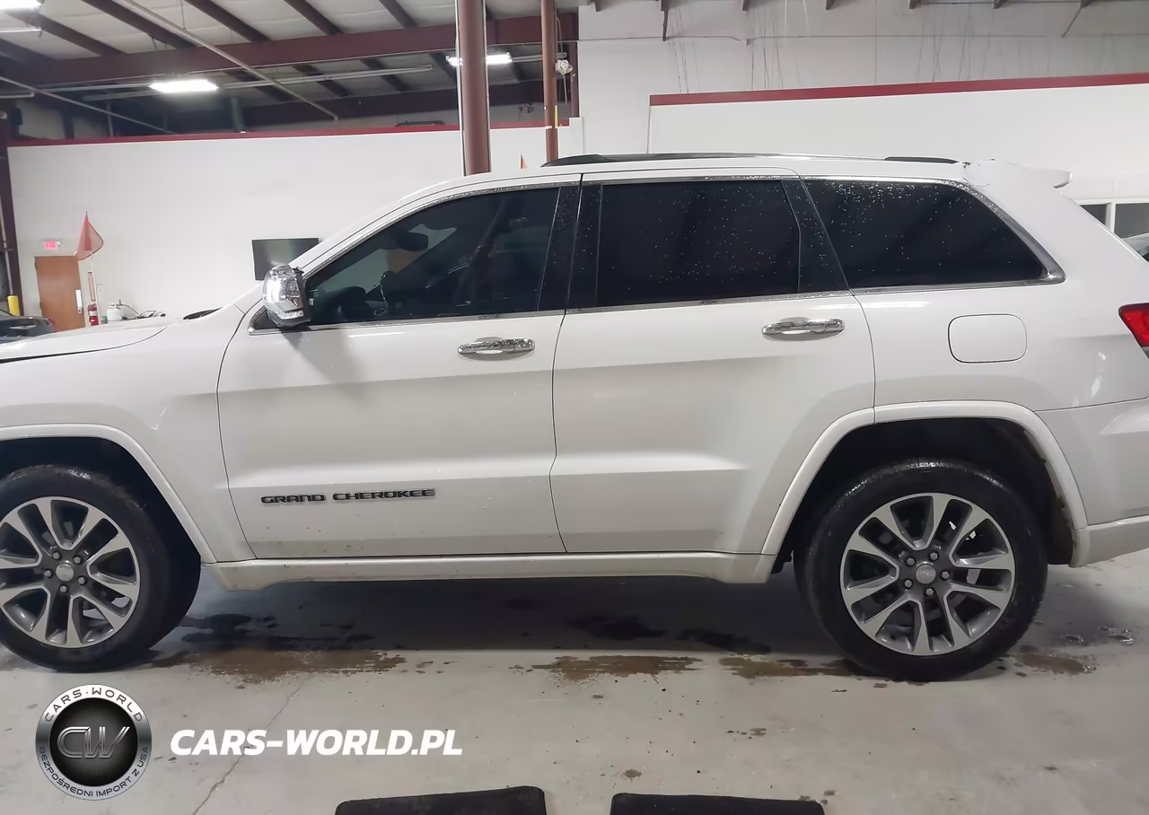 2018 Jeep Grand Cherokee Overland 4X4 VIN:1C4RJFCG7JC424694 - 14