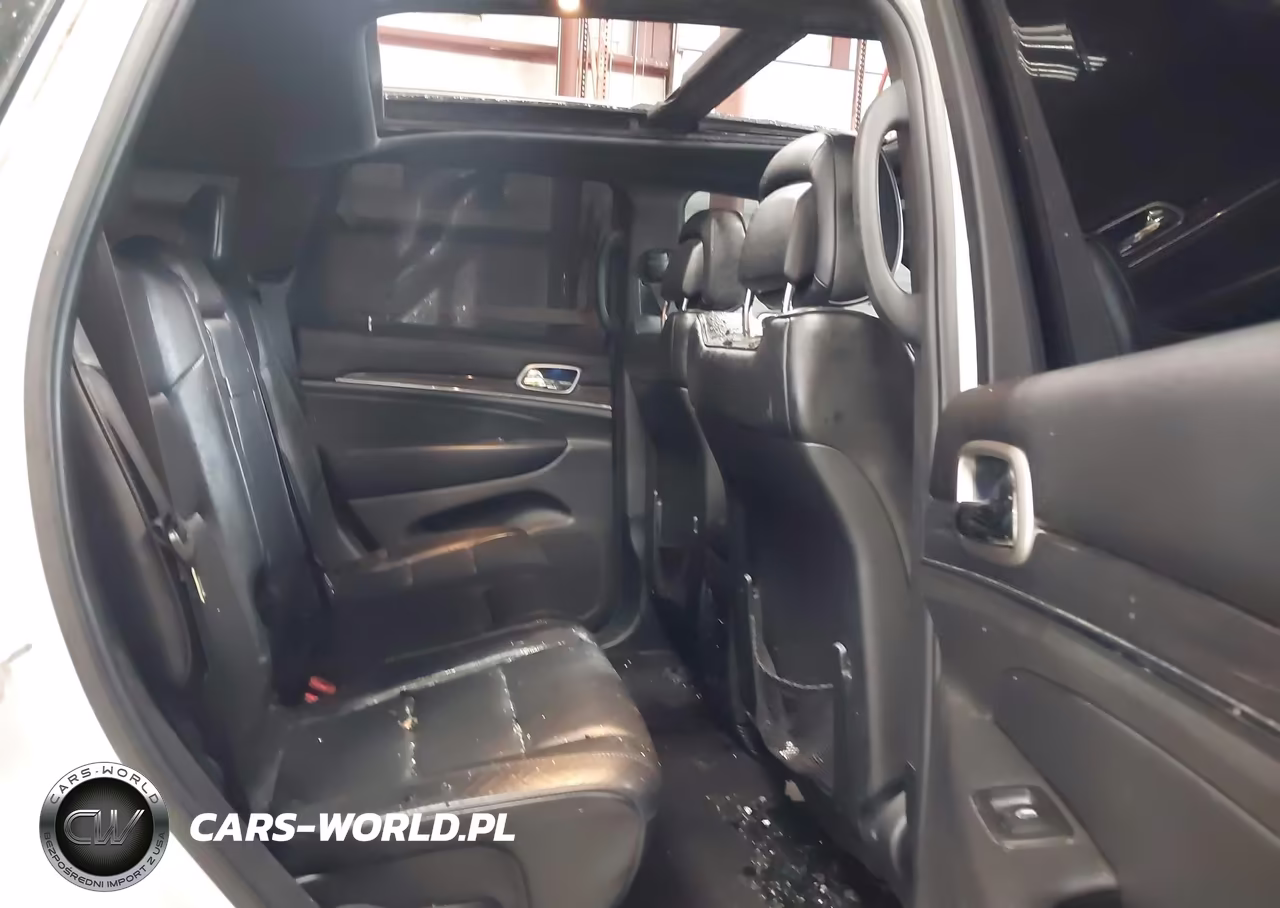 2018 Jeep Grand Cherokee Overland 4X4 VIN:1C4RJFCG7JC424694 - 8