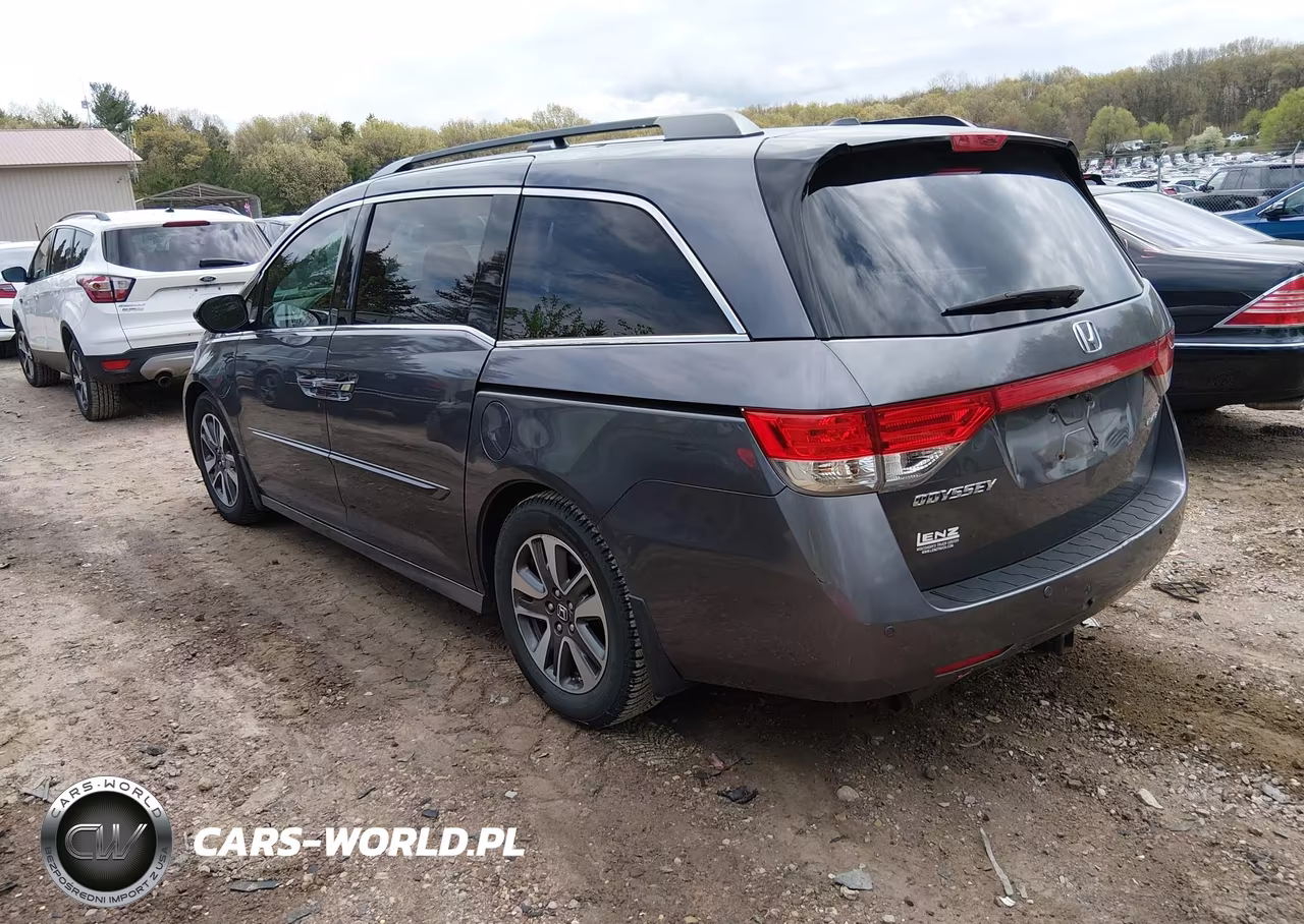 2015 Honda Odyssey Touring-Touring Elite VIN:5FNRL5H90FB072891 - 3
