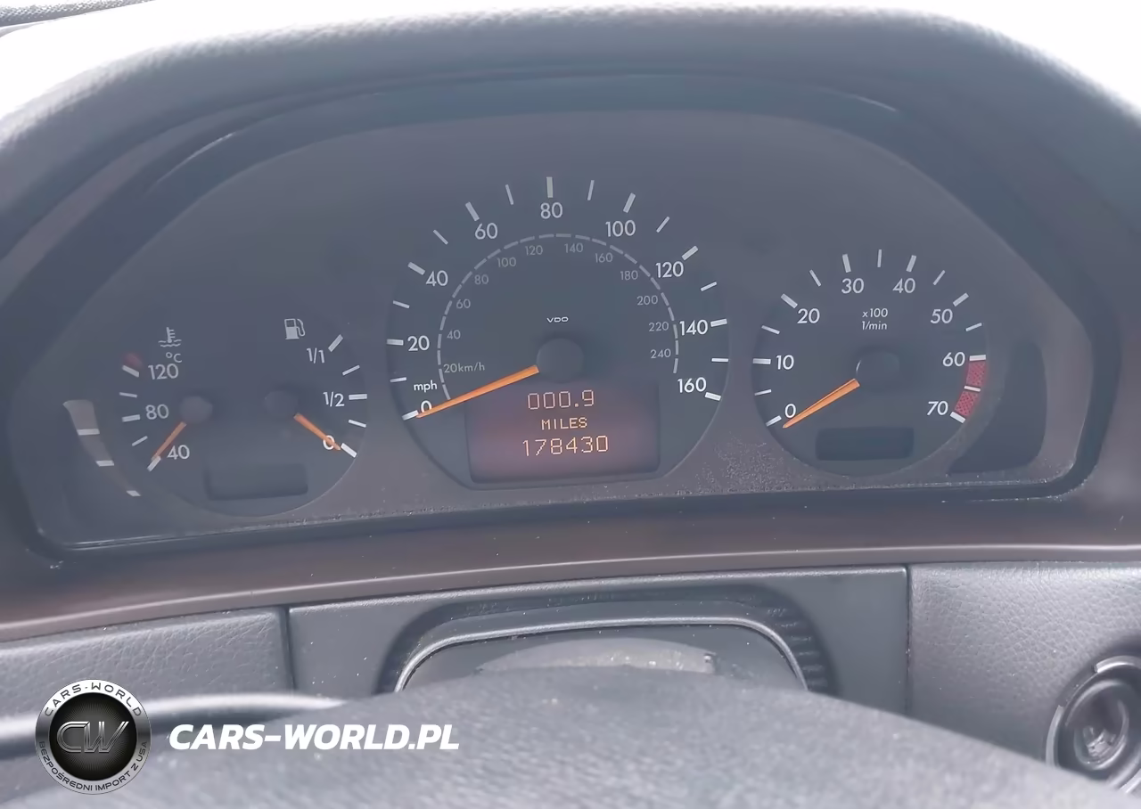 2000 Mercedes-Benz E 320 VIN:WDBJF65J3YB095546 - 7