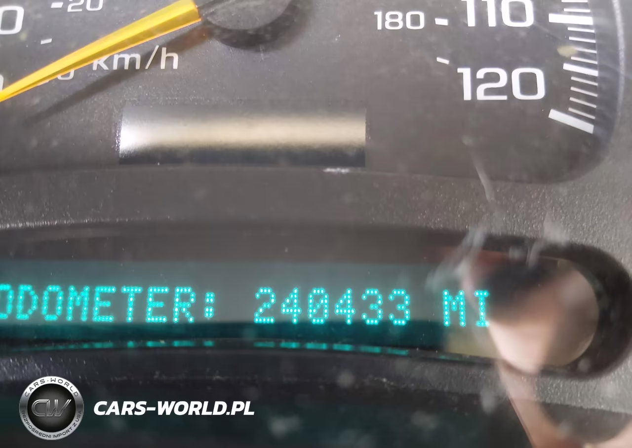 2003 Chevrolet Tahoe Ls VIN:1GNEK13ZX3J326636 - 15