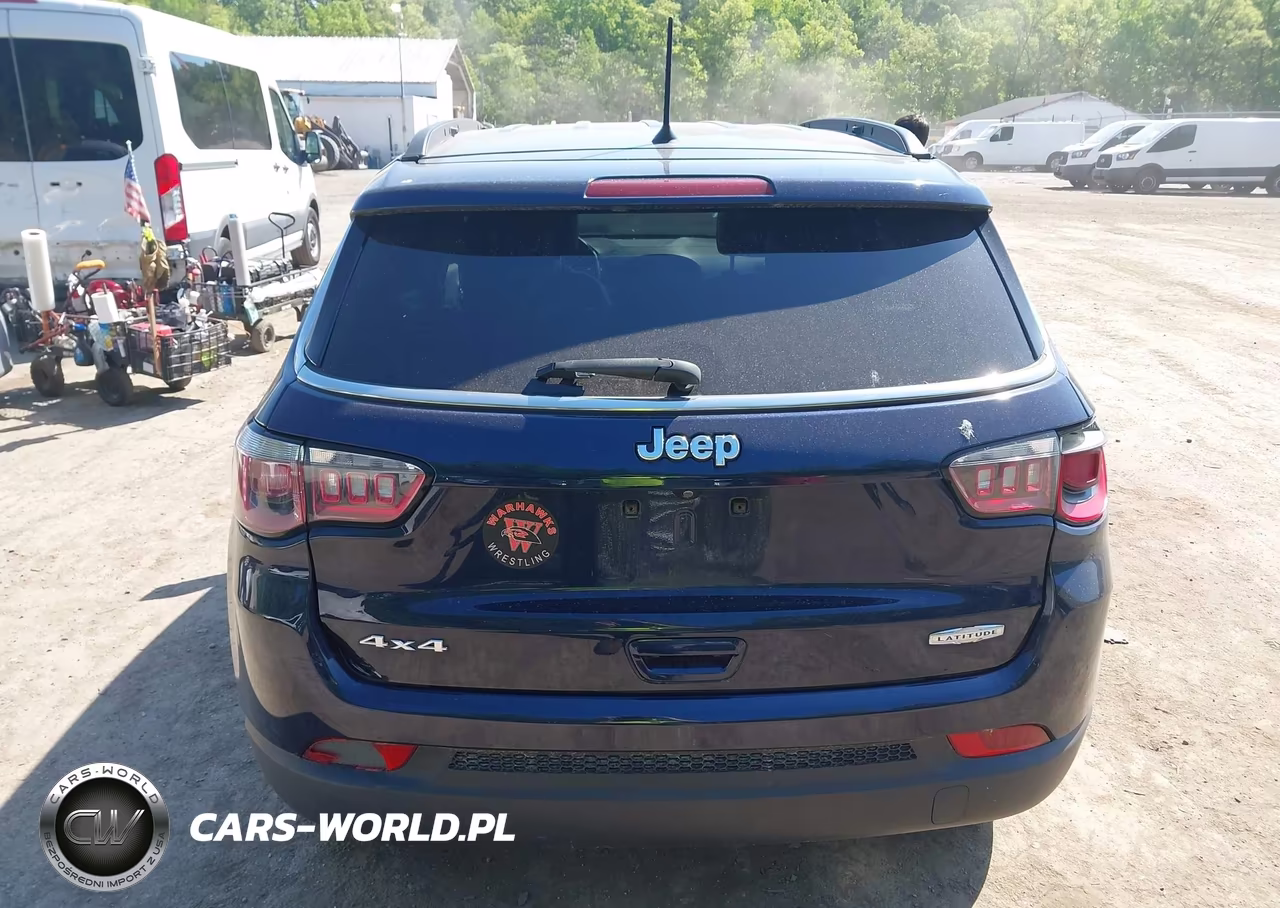 2018 Jeep Compass Latitude 4X4 VIN:3C4NJDBBXJT185560 - 16