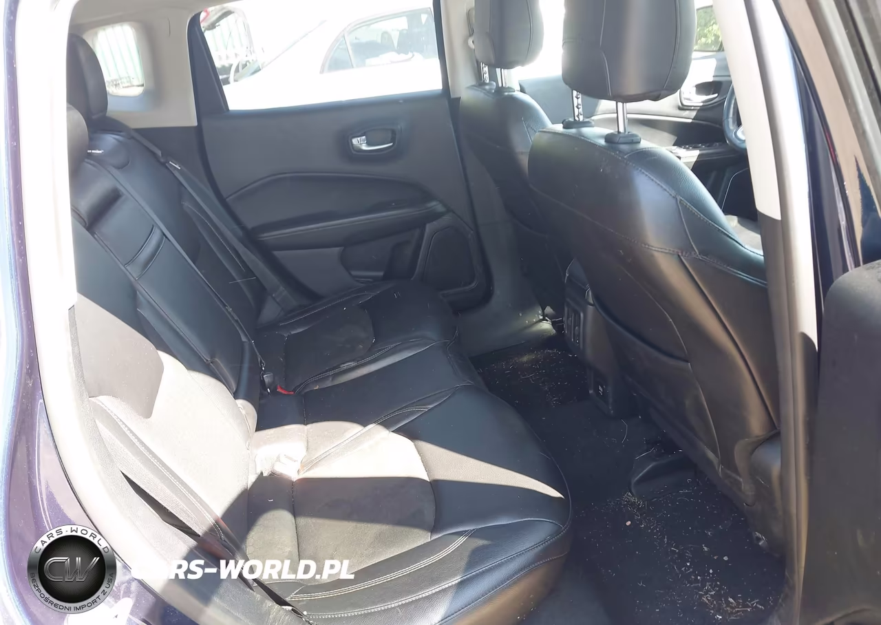 2018 Jeep Compass Latitude 4X4 VIN:3C4NJDBBXJT185560 - 8