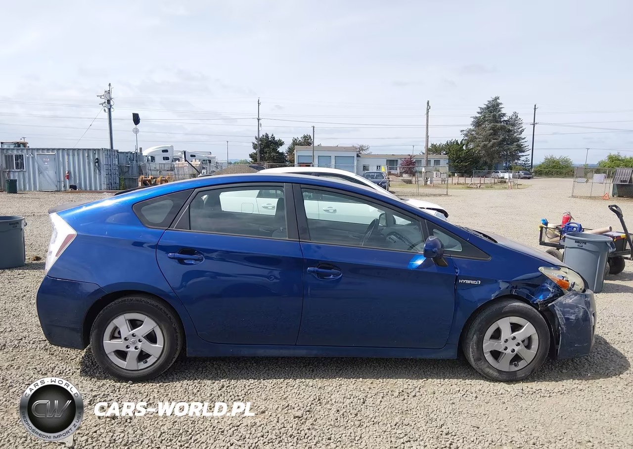 2011 Toyota Prius Two VIN:JTDKN3DU4B0290920 - 13
