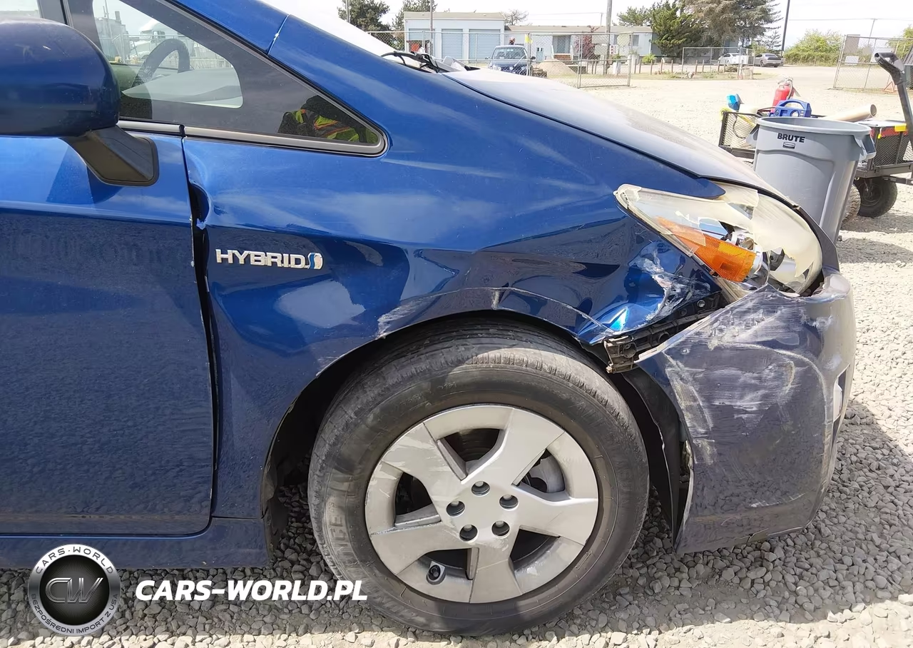 2011 Toyota Prius Two VIN:JTDKN3DU4B0290920 - 17