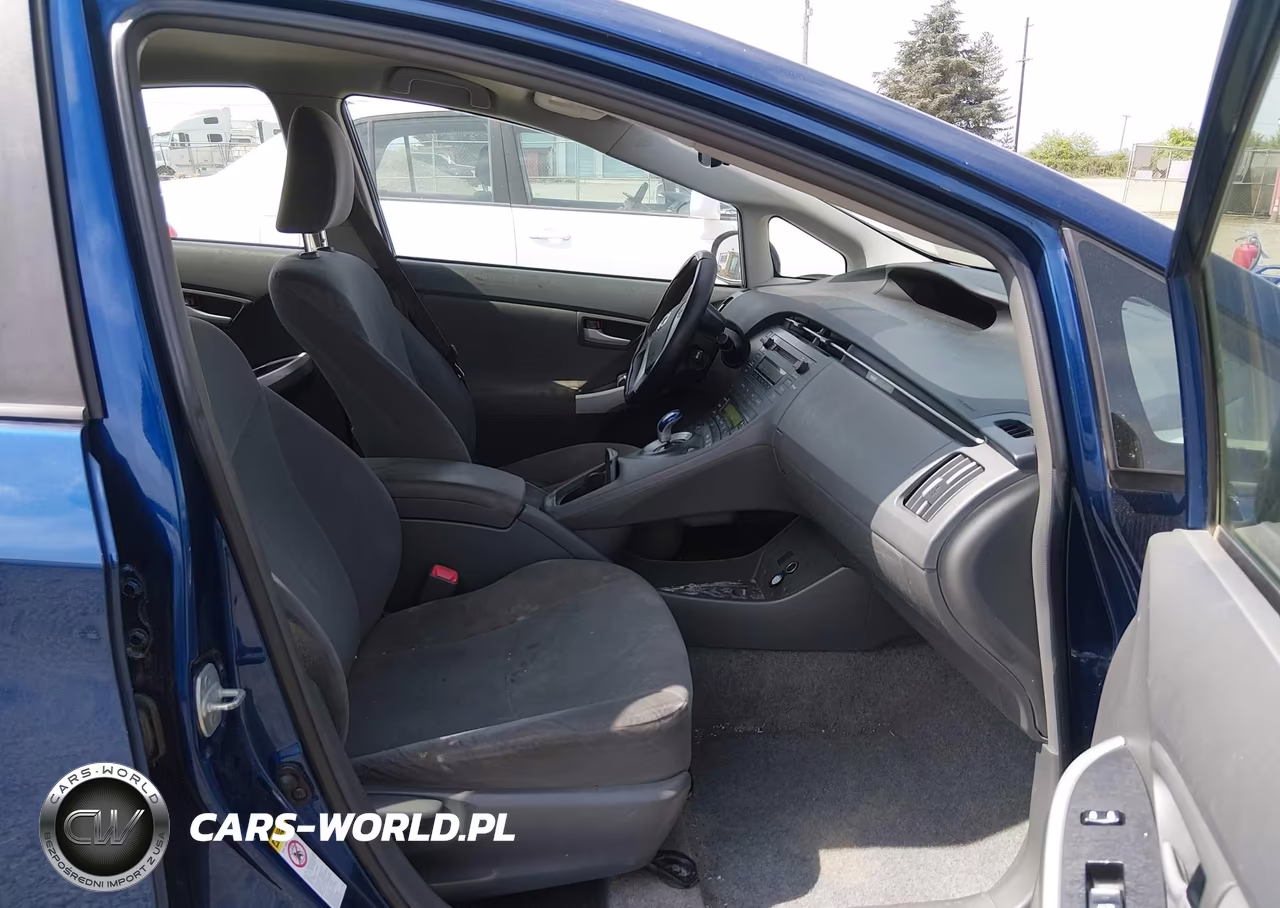2011 Toyota Prius Two VIN:JTDKN3DU4B0290920 - 5