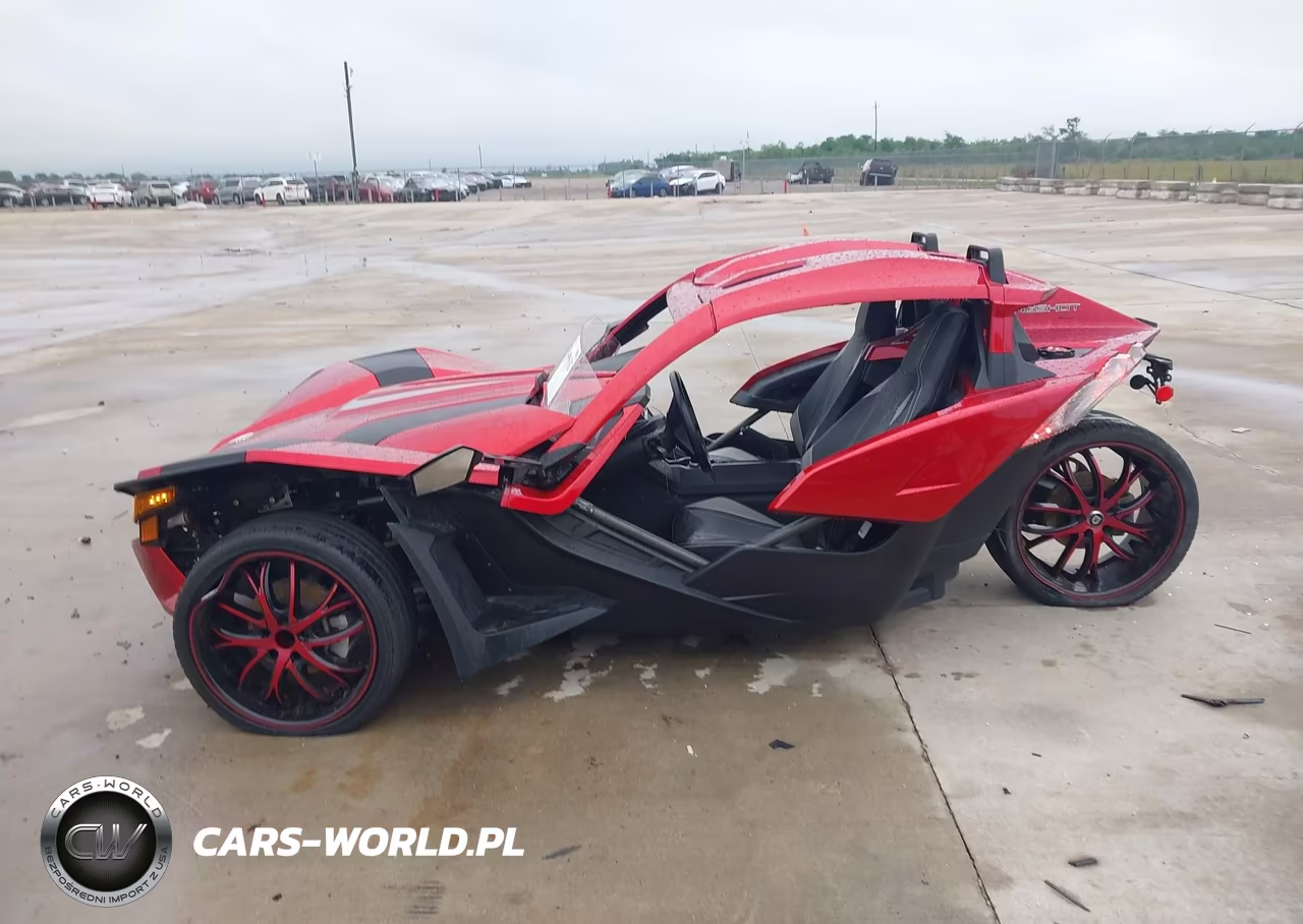 2017 Polaris Slingshot Sl VIN:57XAAPFAXH8122296 - 13