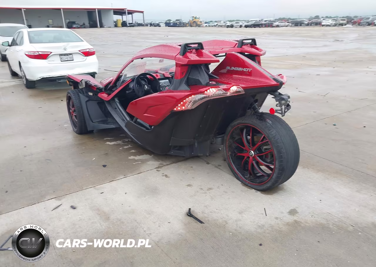 2017 Polaris Slingshot Sl VIN:57XAAPFAXH8122296 - 3