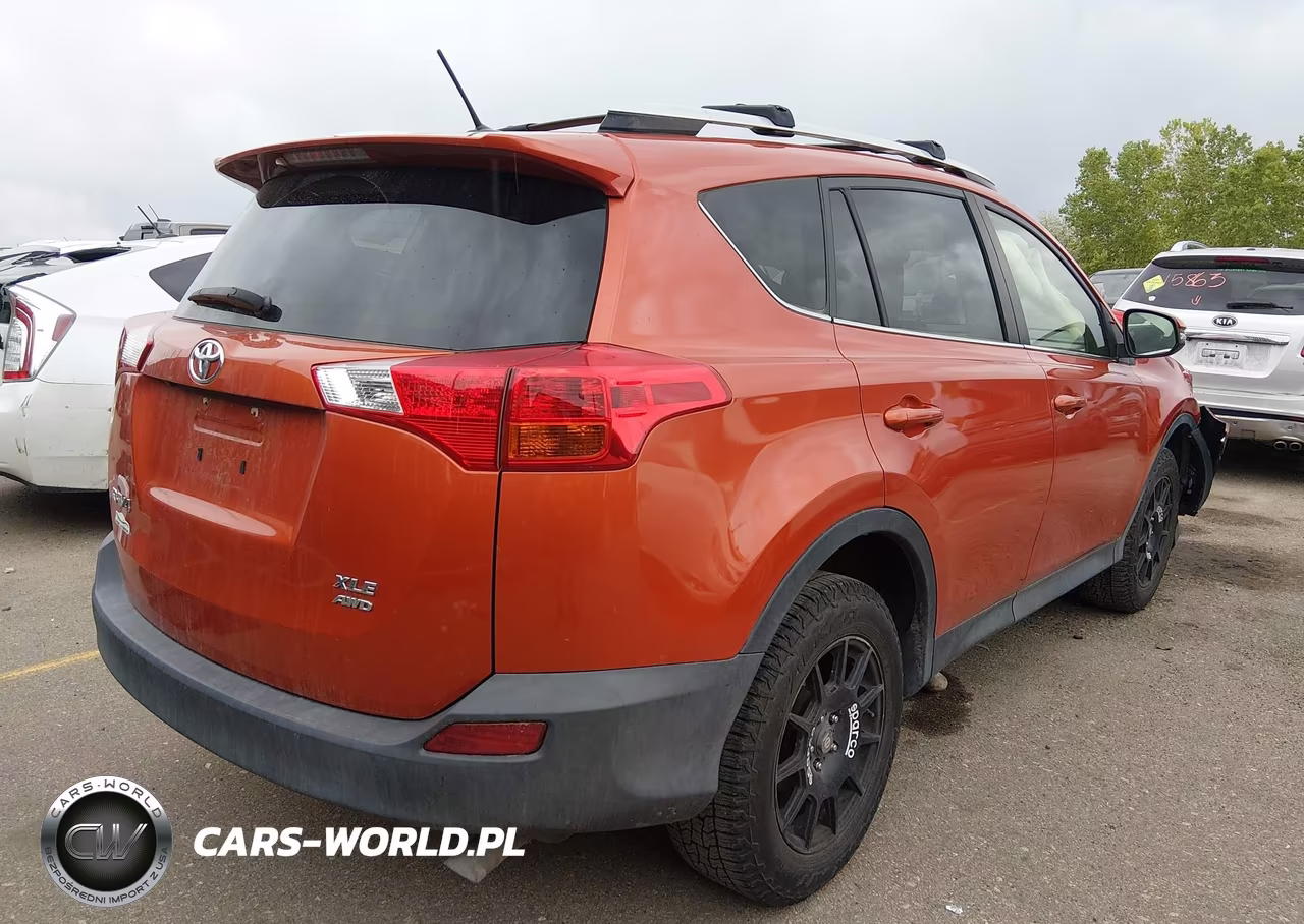 2015 Toyota Rav4 Xle VIN:JTMRFREV4FD114969 - 4
