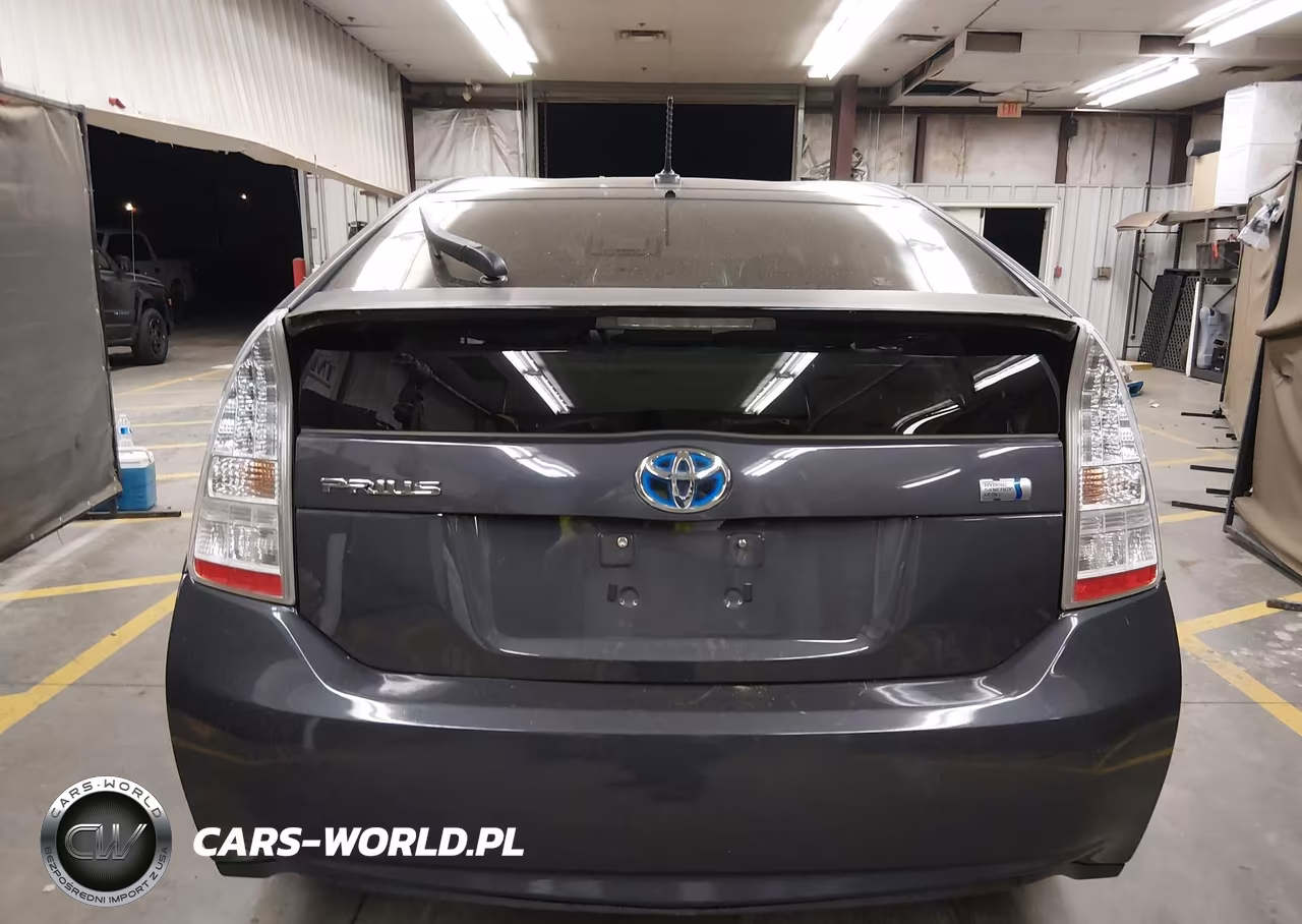 2011 Toyota Prius Two VIN:JTDKN3DU6B5319157 - 16