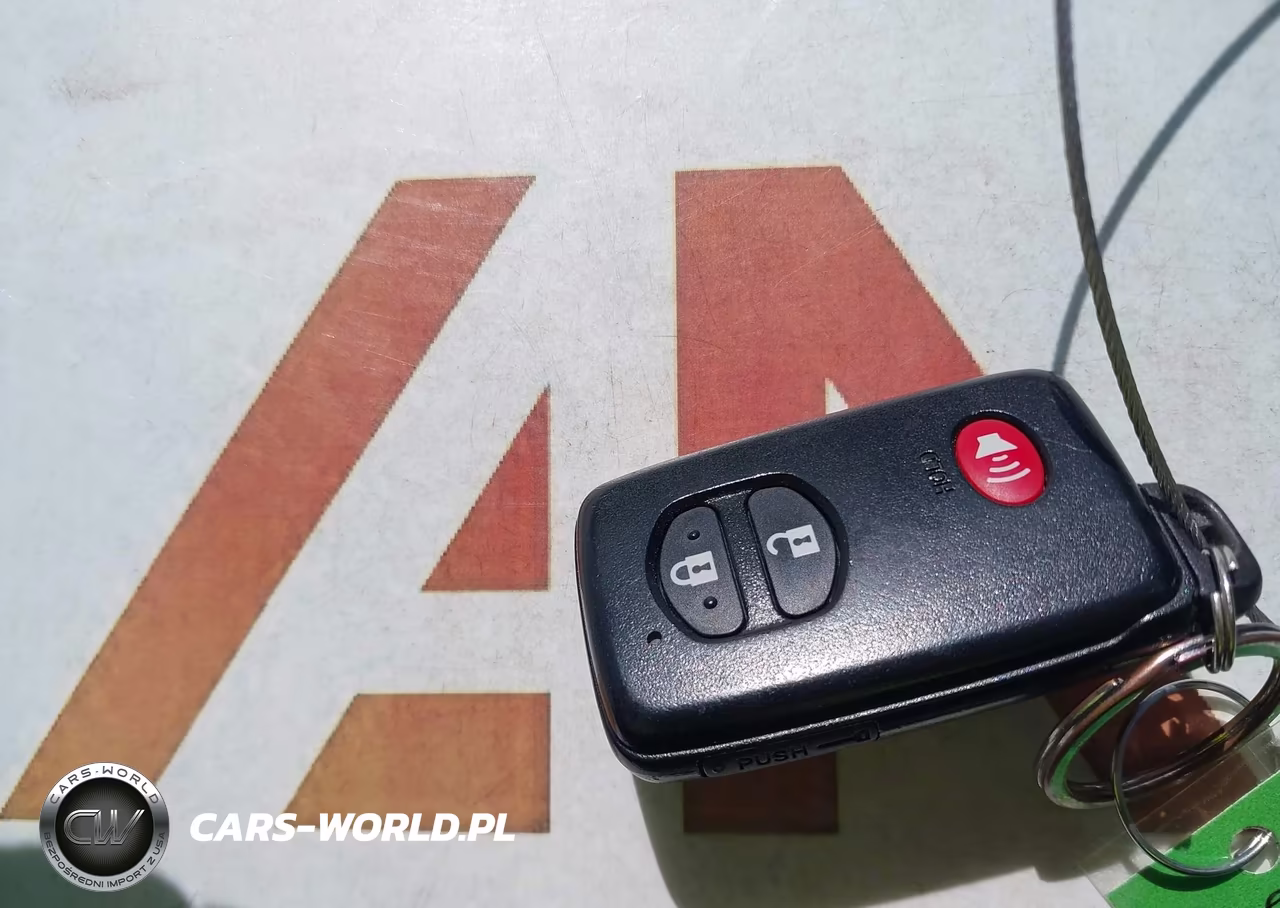 2016 Toyota Prius V Two VIN:JTDZN3EU9GJ043813 - 11