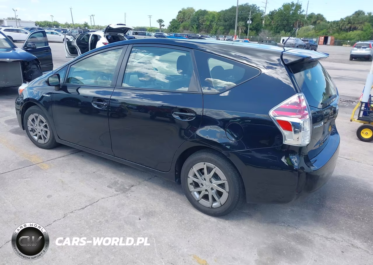 2016 Toyota Prius V Two VIN:JTDZN3EU9GJ043813 - 3
