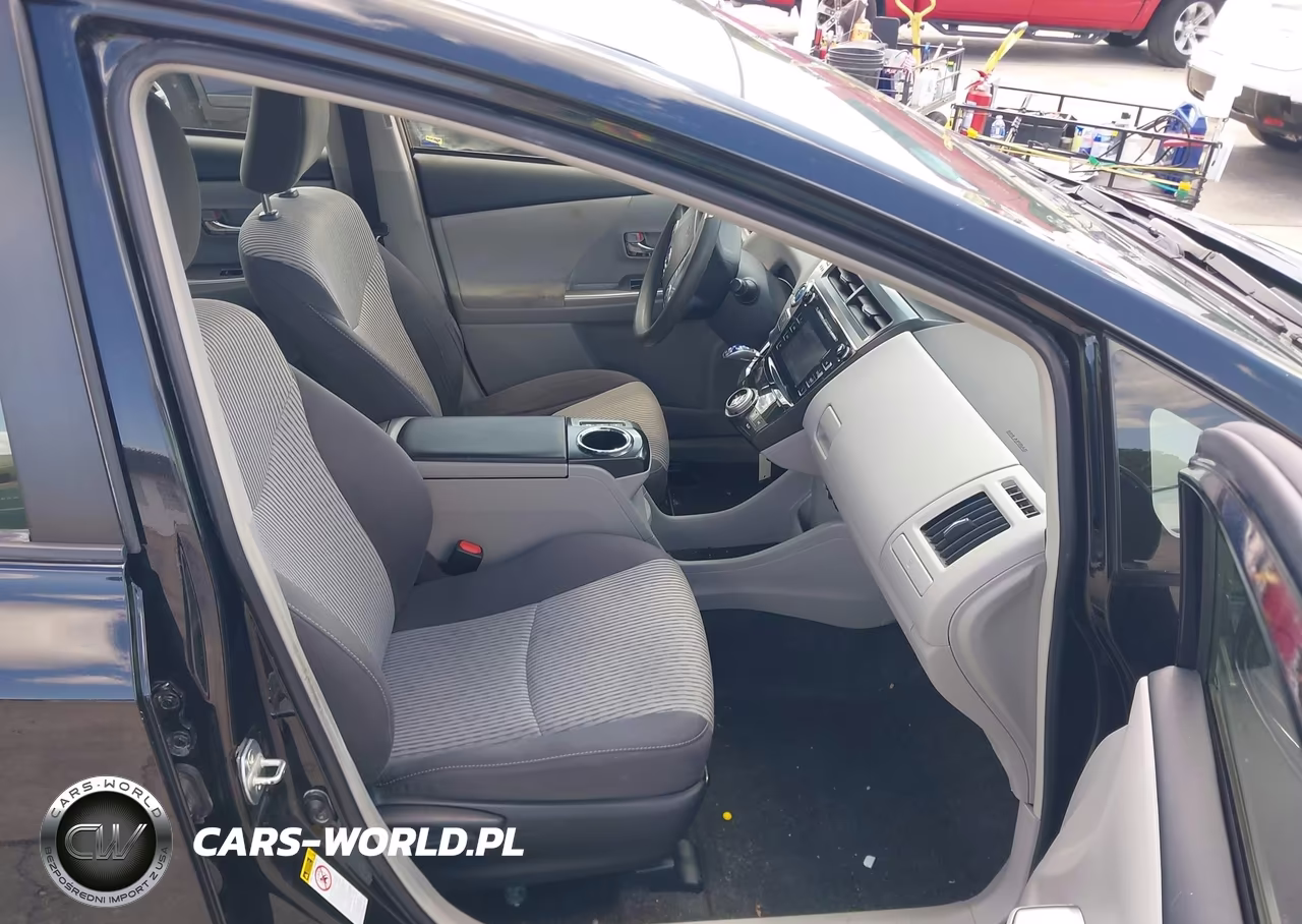2016 Toyota Prius V Two VIN:JTDZN3EU9GJ043813 - 5