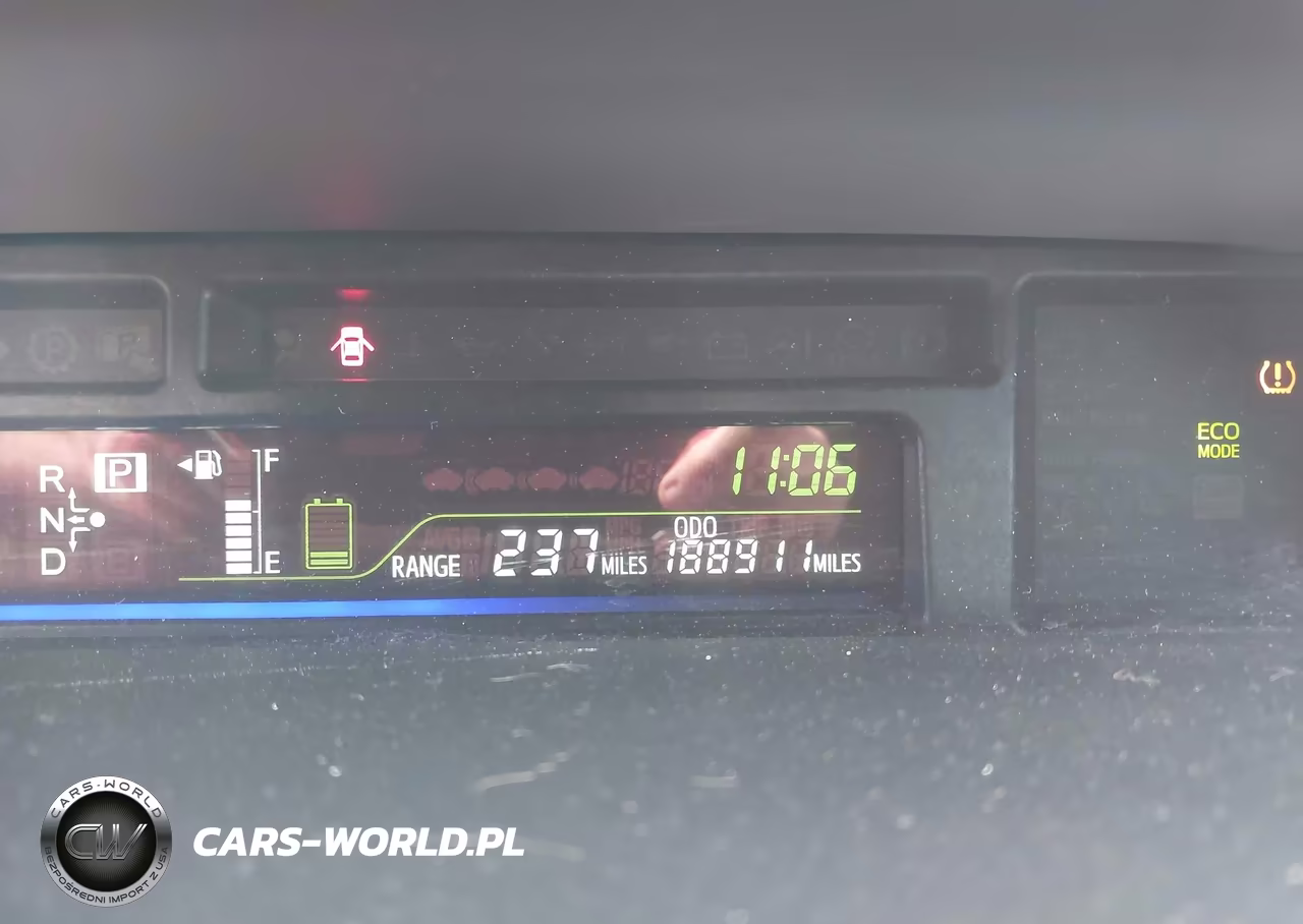2016 Toyota Prius V Two VIN:JTDZN3EU9GJ043813 - 7