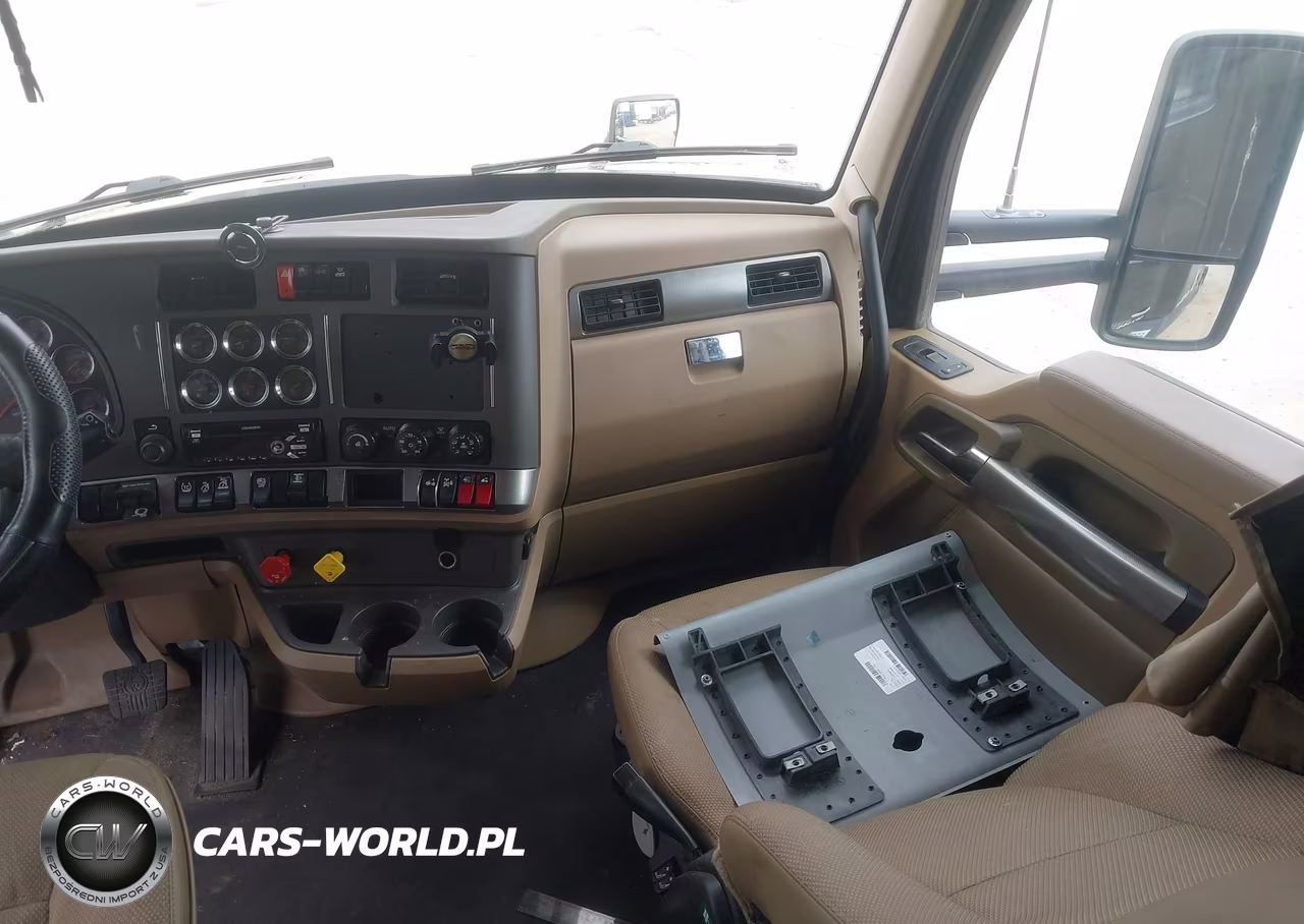2019 Kenworth T680 VIN:1XKYDP9X3KJ180026 - 14