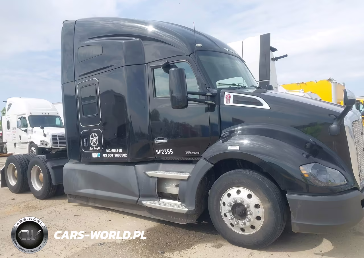 2019 Kenworth T680 VIN:1XKYDP9X3KJ180026 - 16