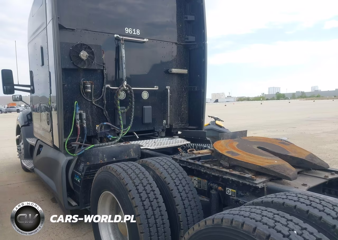 2019 Kenworth T680 VIN:1XKYDP9X3KJ180026 - 17