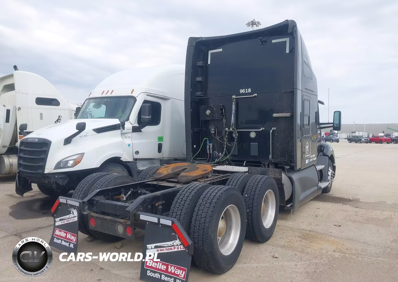 2019 Kenworth T680 VIN:1XKYDP9X3KJ180026 - 4