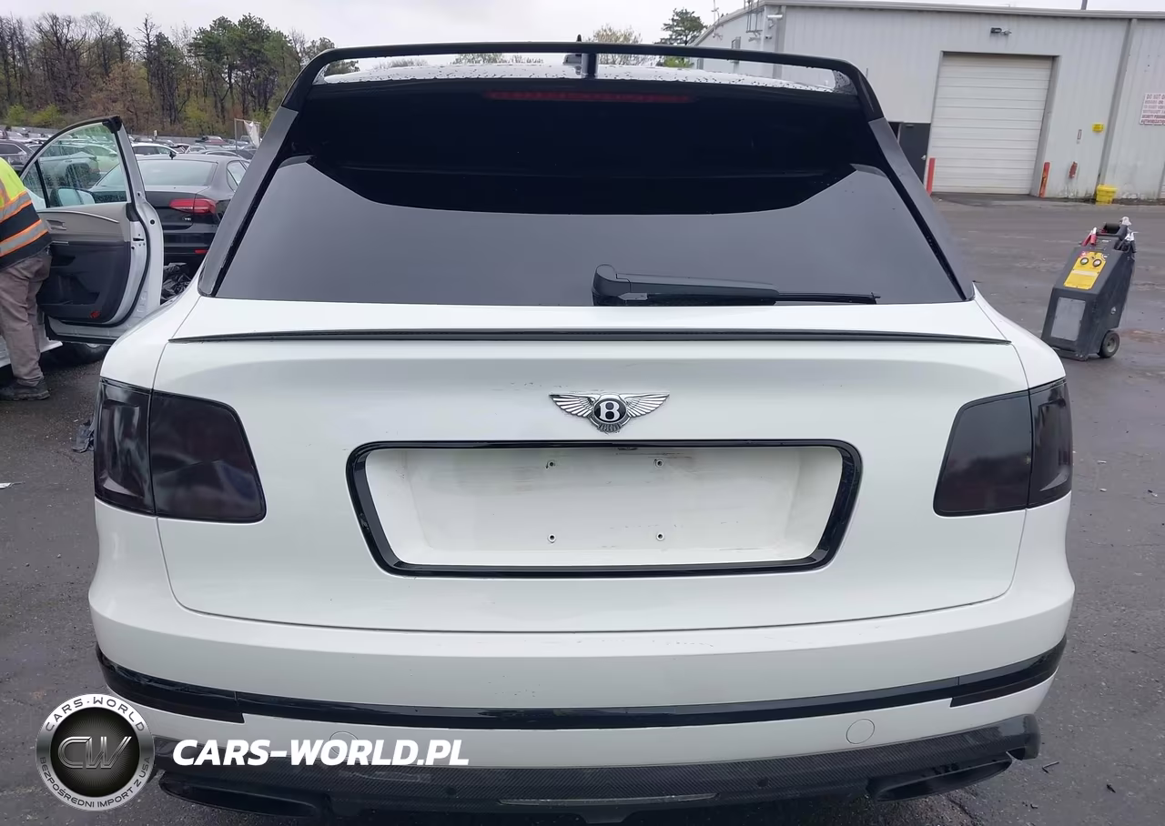 2018 Bentley Bentayga Activity Edition-Black Edition-Mulliner-Onyx Edition-W12 VIN:SJAAC2ZV4JC020050 - 16