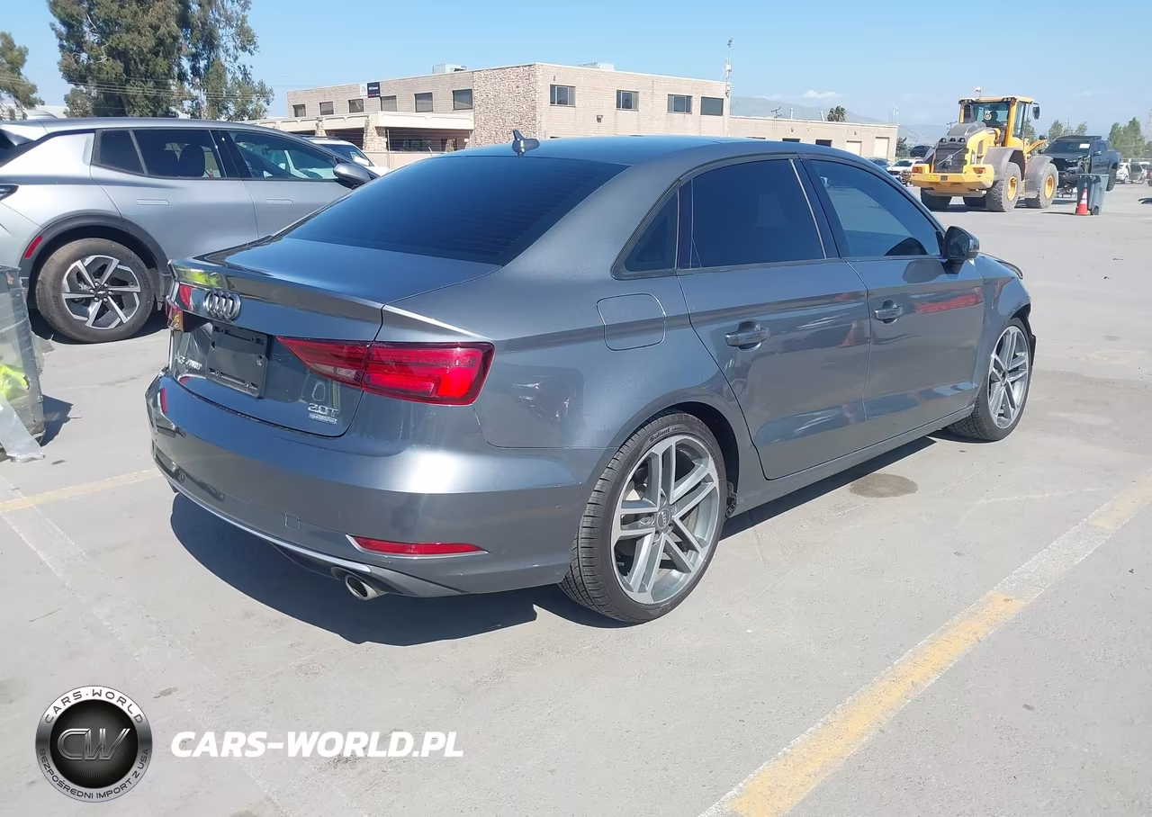 2018 Audi A3 2.0T Premium-2.0T Tech Premium VIN:WAUB8GFF7J1043099 - 4